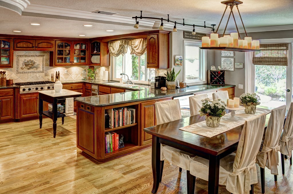 Wood floors with kitchen & dining room